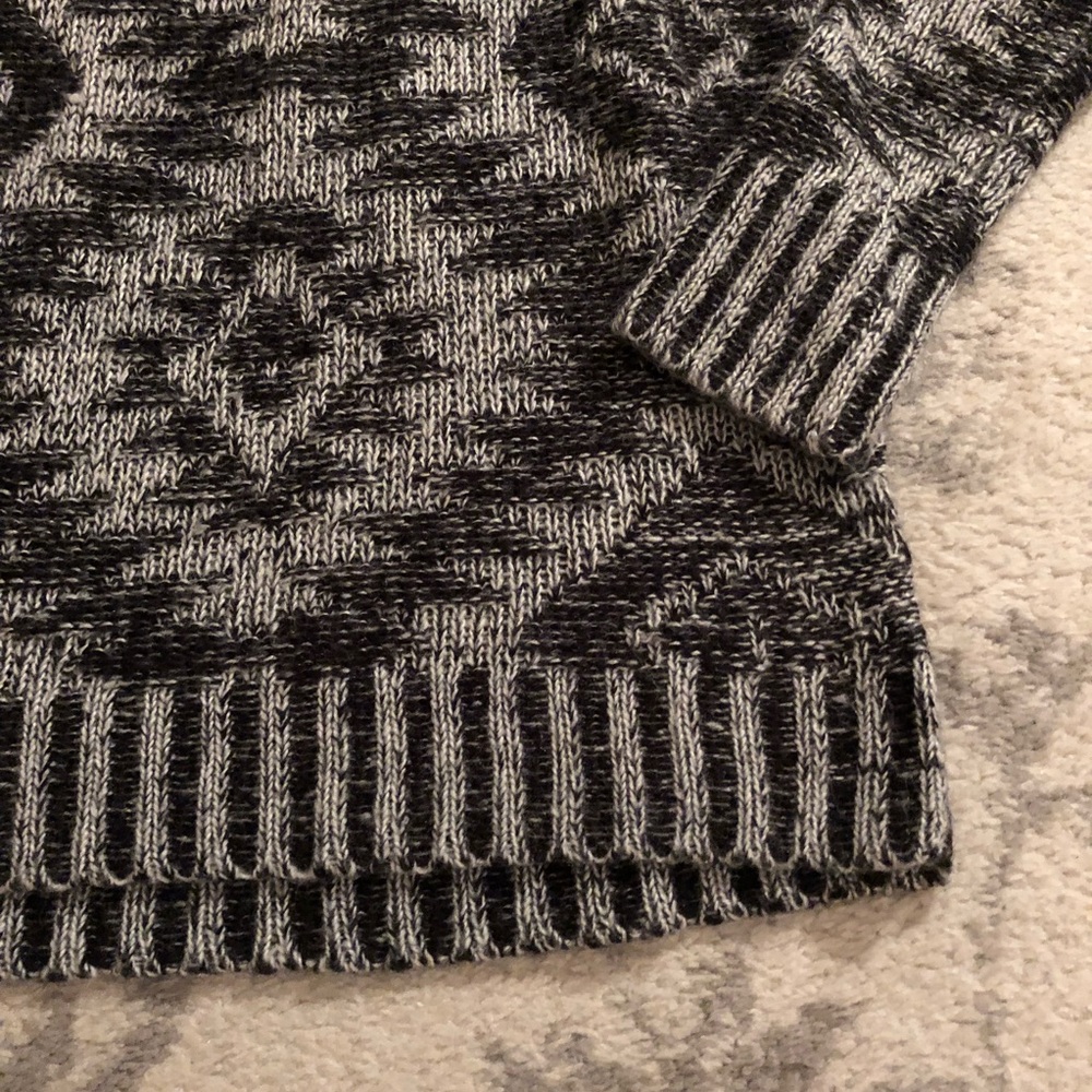 Black & white Nordic knit sweater - Picture 2 of 6